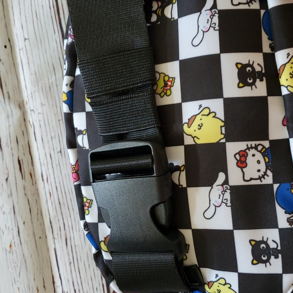 🆕️ CUTE SANRIO HELLO KITTY & FRIENDS BLACK BELT BAG 🖤🤍 - Picture 4 of 7